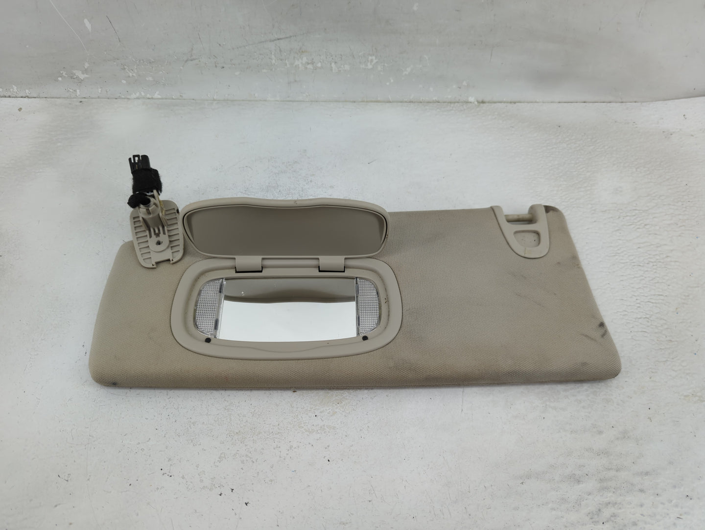2014-2018 Jeep Cherokee Sun Visor Shade Replacement Driver Left Mirror Fits Fits 2014 2015 2016 2017 2018 OEM Used Auto Part