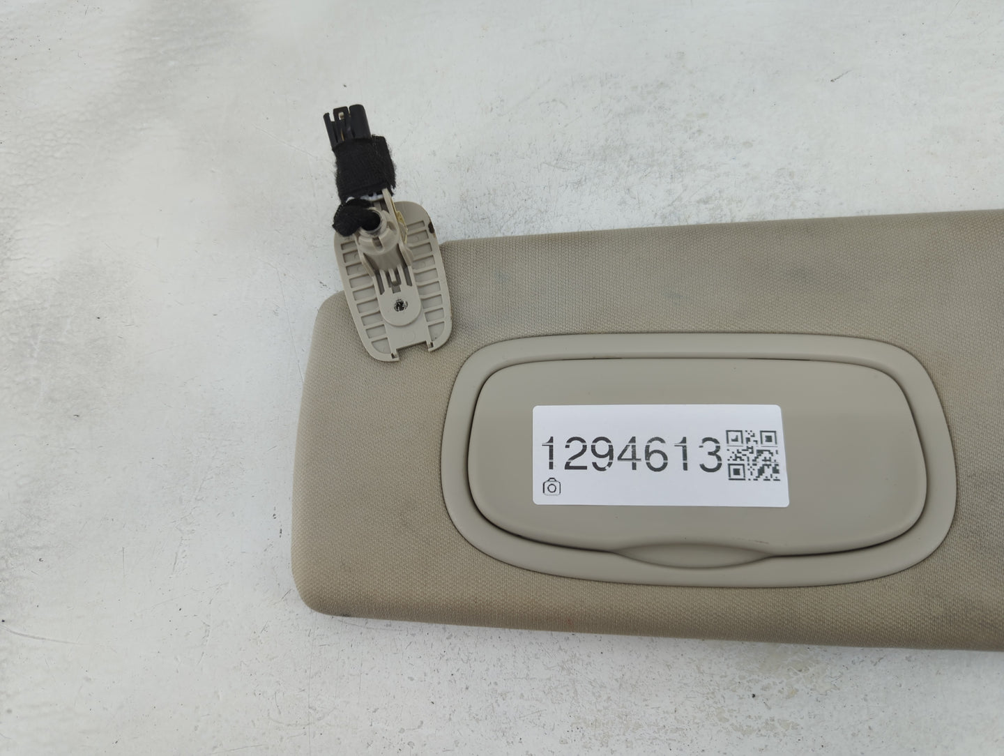 2014-2018 Jeep Cherokee Sun Visor Shade Replacement Driver Left Mirror Fits Fits 2014 2015 2016 2017 2018 OEM Used Auto Part