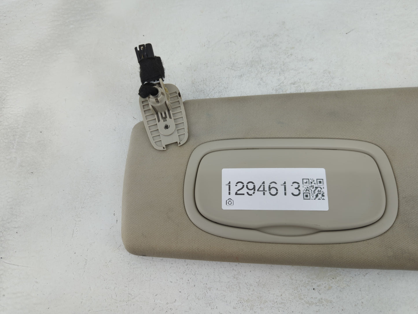 2014-2018 Jeep Cherokee Sun Visor Shade Replacement Driver Left Mirror Fits Fits 2014 2015 2016 2017 2018 OEM Used Auto Part