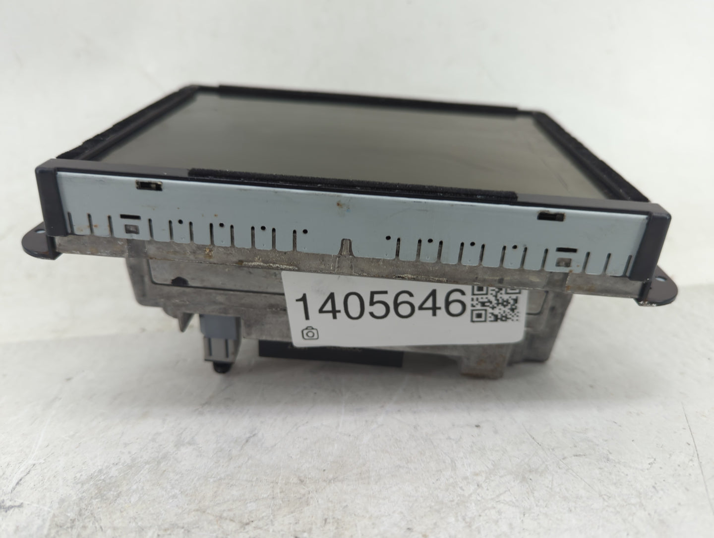 2018-2019 Jeep Cherokee Radio AM FM Cd Player Receiver Replacement P/N:6434C-BE2801 Fits Fits 2018 2019 OEM Used Auto Parts 