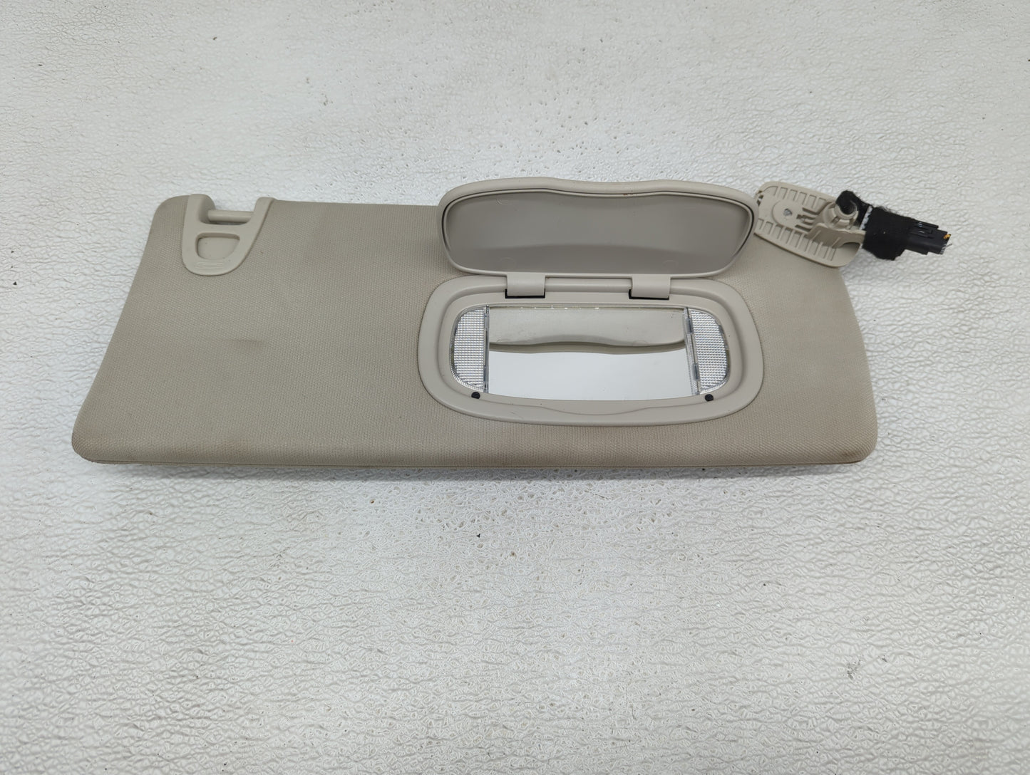 2014-2018 Jeep Cherokee Sun Visor Shade Replacement Passenger Right Mirror Fits Fits 2014 2015 2016 2017 2018 OEM Used Auto 