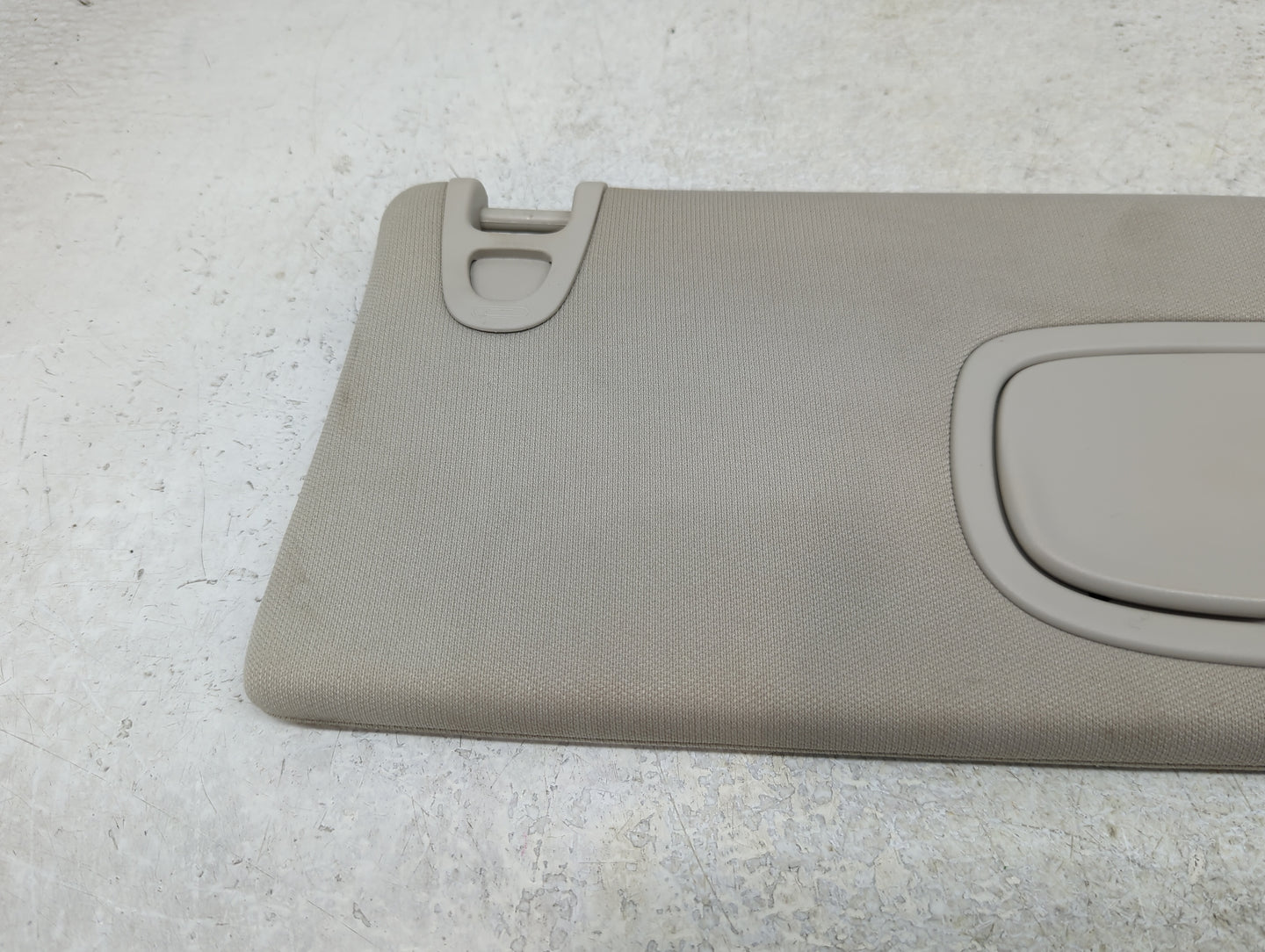 2014-2018 Jeep Cherokee Sun Visor Shade Replacement Passenger Right Mirror Fits Fits 2014 2015 2016 2017 2018 OEM Used Auto 