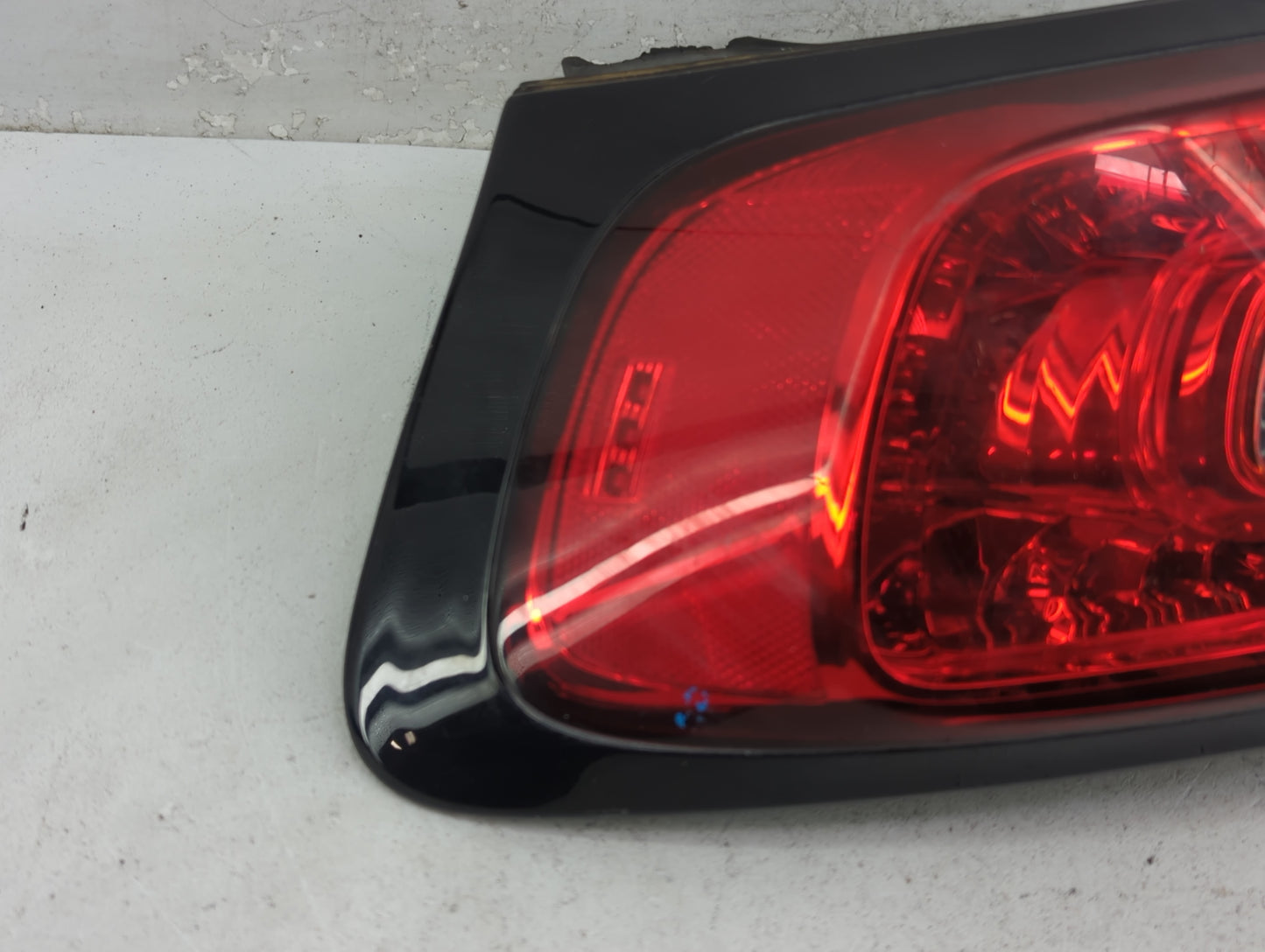2014-2018 Jeep Cherokee Tail Light Assembly Driver Left OEM P/N:68102907AF Fits Fits 2014 2015 2016 2017 2018 OEM Used Auto 