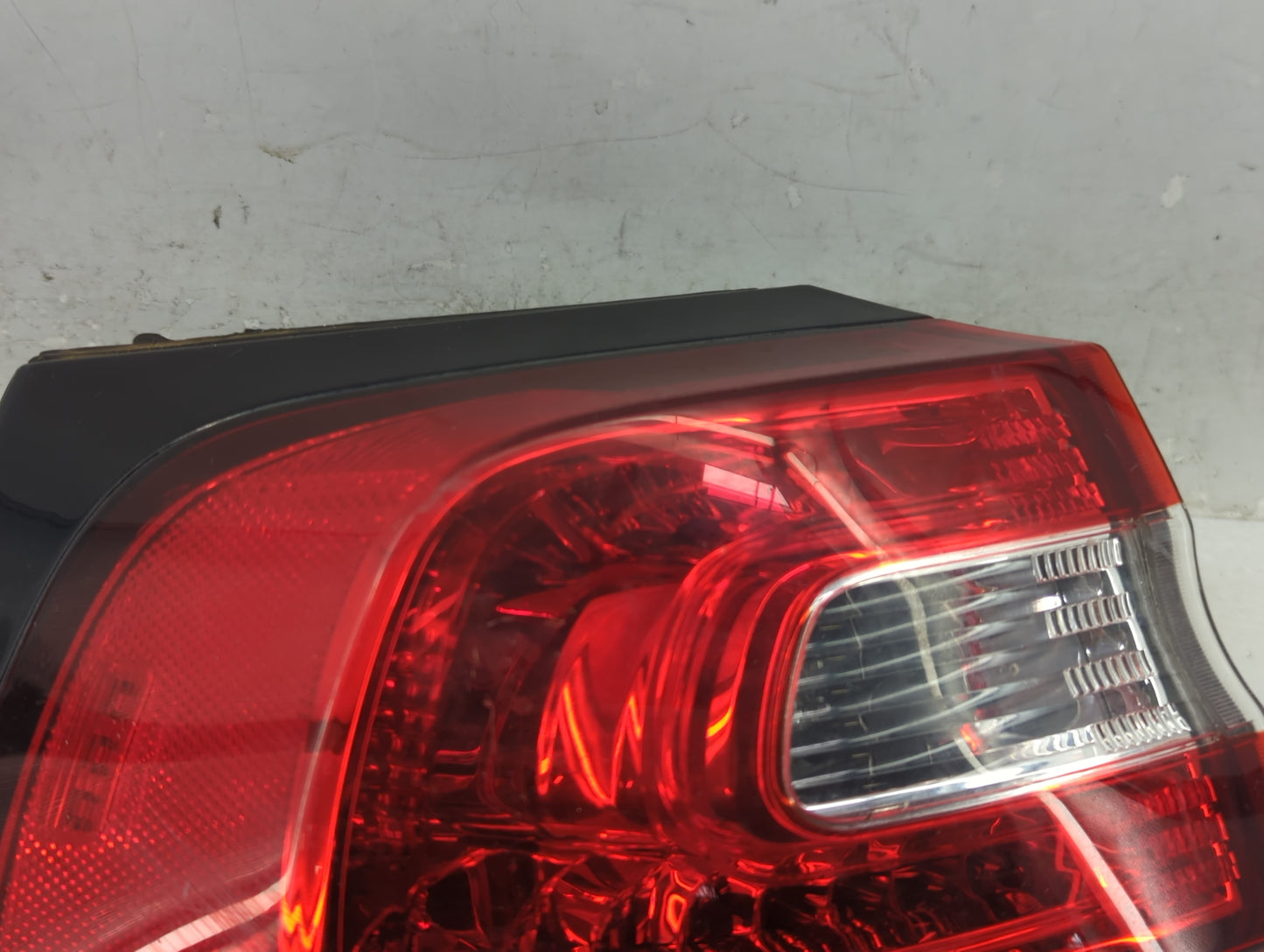 2014-2018 Jeep Cherokee Tail Light Assembly Driver Left OEM P/N:68102907AF Fits Fits 2014 2015 2016 2017 2018 OEM Used Auto 