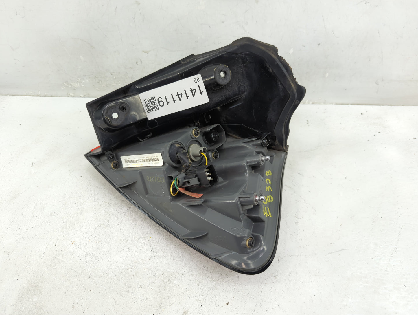 2014-2018 Jeep Cherokee Tail Light Assembly Driver Left OEM P/N:68102907AF Fits Fits 2014 2015 2016 2017 2018 OEM Used Auto 