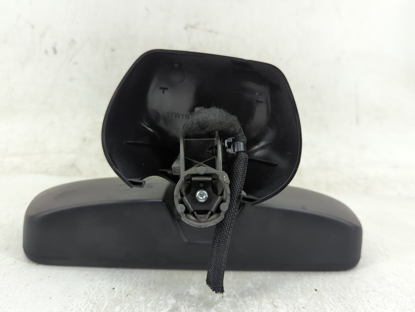 2018 Jeep Cherokee Interior Rear View Mirror Replacement OEM P/N:A048070 Fits OEM Used Auto Parts - Oemusedautoparts1.com