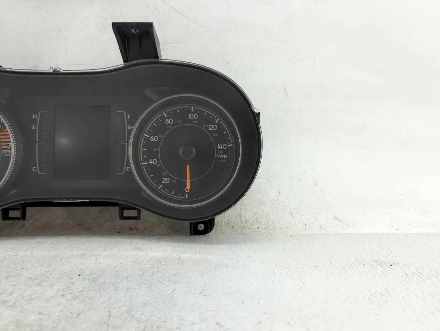 2017-2018 Jeep Cherokee Instrument Cluster Speedometer Gauges P/N:P68309005AD Fits Fits 2017 2018 OEM Used Auto Parts - Oemu