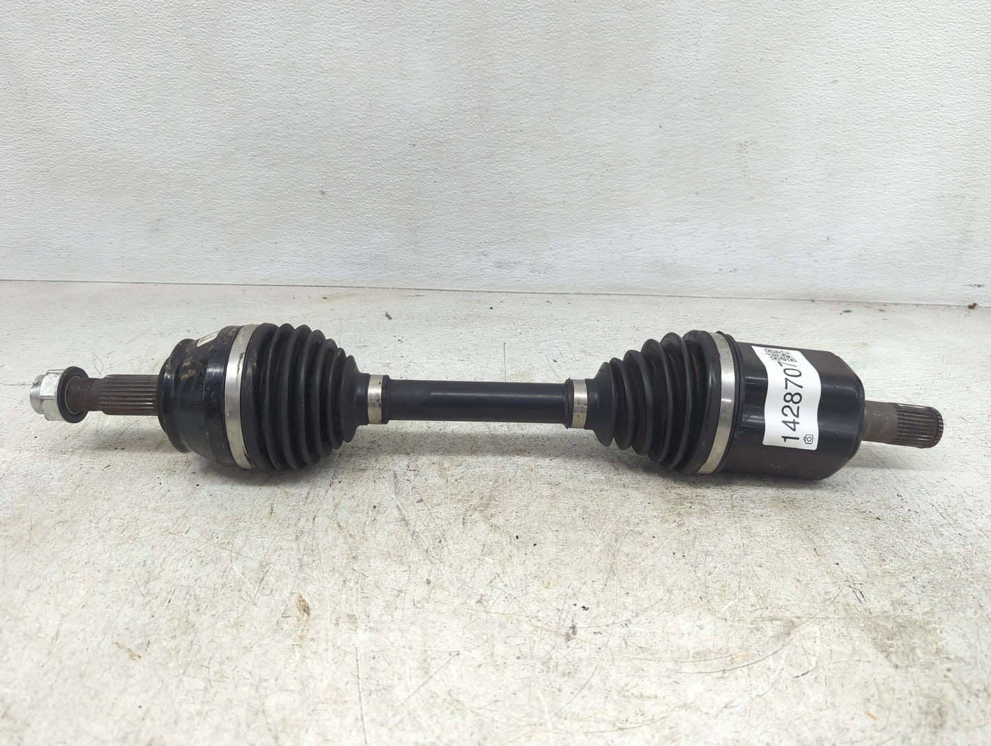 2014-2018 Jeep Cherokee Axle Shaft Front Driver Cv C/v - Oemusedautoparts1.com