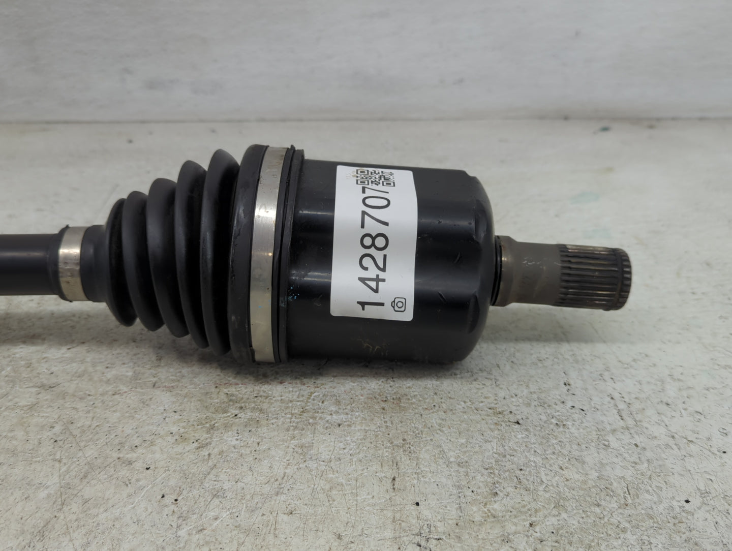 2014-2018 Jeep Cherokee Axle Shaft Front Driver Cv C/v - Oemusedautoparts1.com