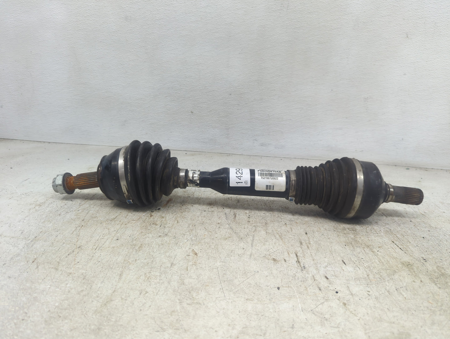 2014-2018 Jeep Cherokee Axle Shaft Front Driver Cv C/v - Oemusedautoparts1.com