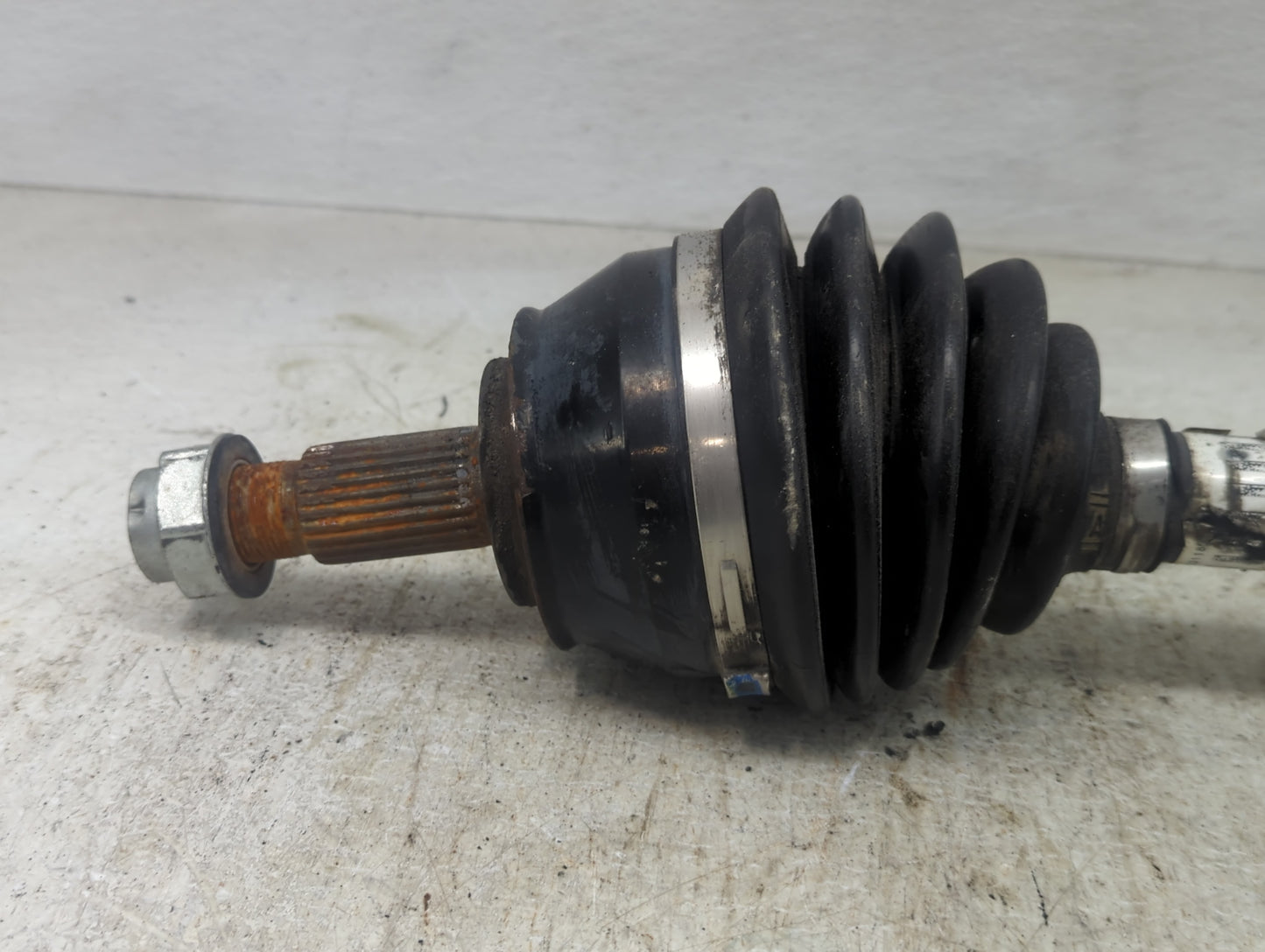 2014-2018 Jeep Cherokee Axle Shaft Front Driver Cv C/v - Oemusedautoparts1.com