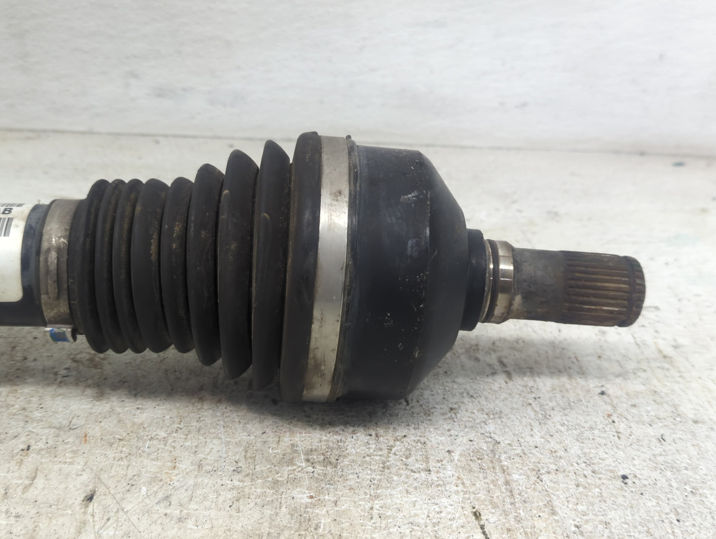 2014-2018 Jeep Cherokee Axle Shaft Front Driver Cv C/v - Oemusedautoparts1.com