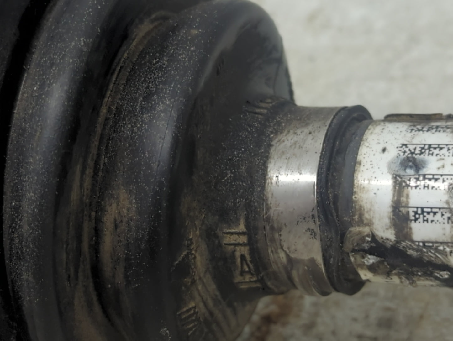 2014-2018 Jeep Cherokee Axle Shaft Front Driver Cv C/v - Oemusedautoparts1.com