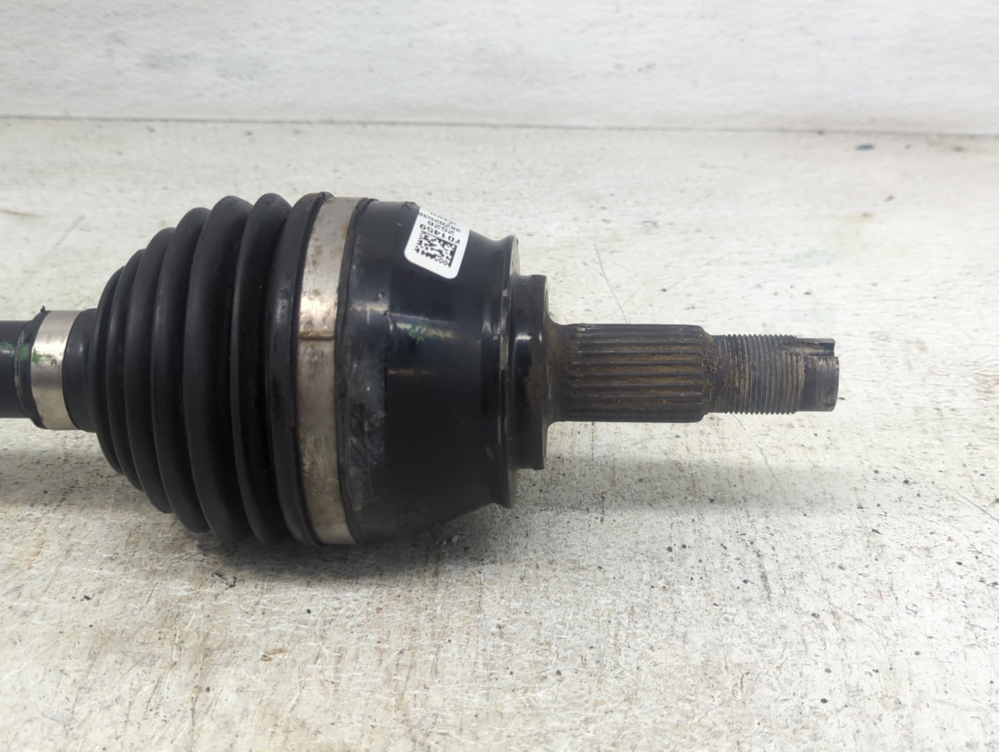 2014-2018 Jeep Cherokee Axle Shaft Front Driver Cv C/v - Oemusedautoparts1.com