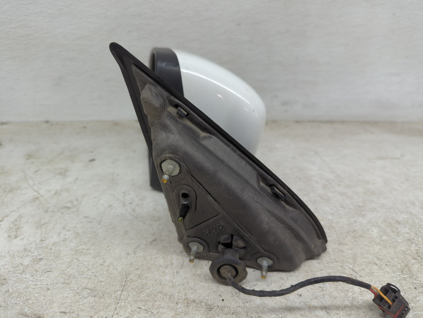 2014-2021 Jeep Cherokee Driver Side View Mirror - Left Door Mirror OEM Used - Oemusedautoparts1.com