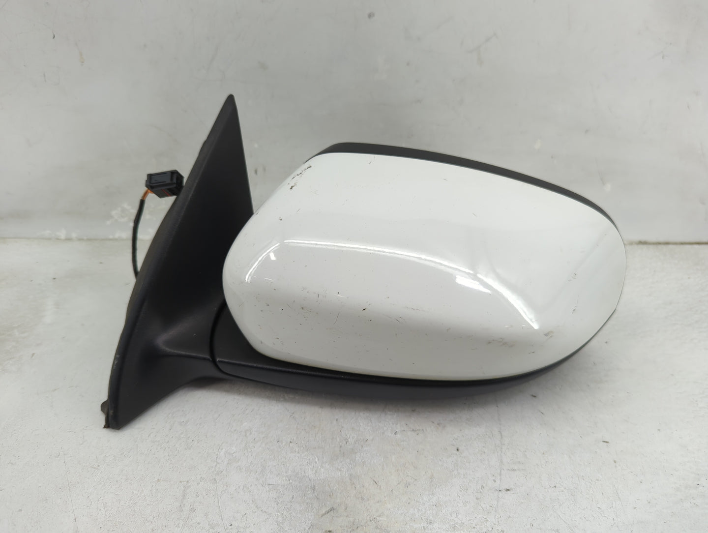2014-2021 Jeep Cherokee Driver Side View Mirror - Left Door Mirror OEM Used - Oemusedautoparts1.com