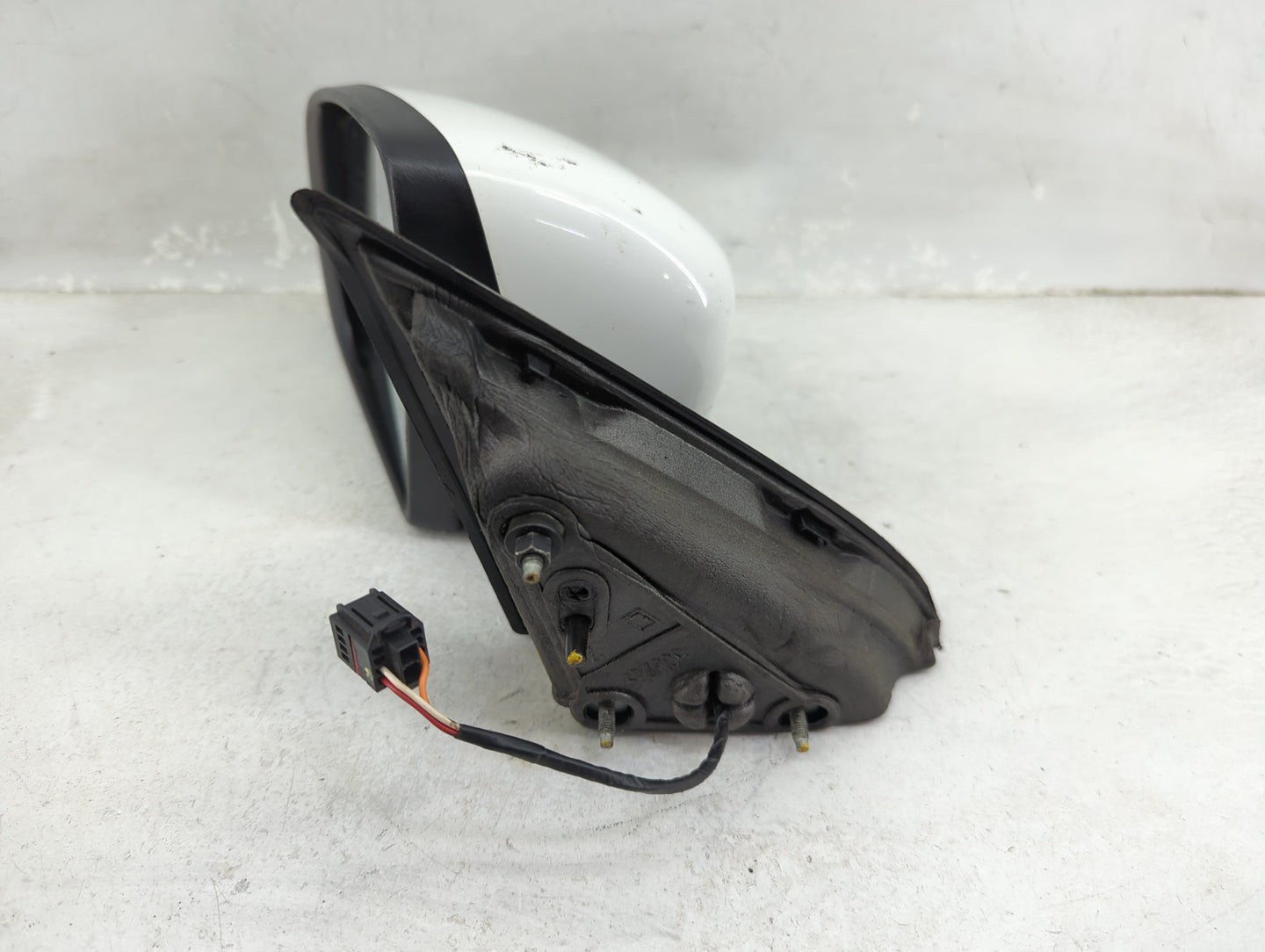 2014-2021 Jeep Cherokee Driver Side View Mirror - Left Door Mirror OEM Used - Oemusedautoparts1.com