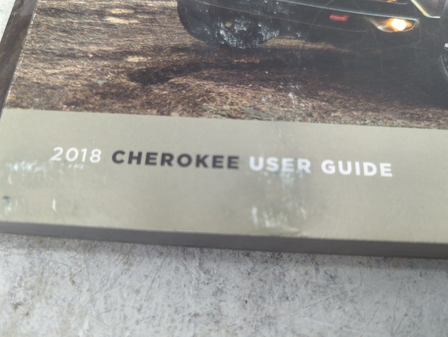 2018 Jeep Cherokee Owners Manual Book Guide P/N:18KL-926-AA OEM Used Auto Parts - Oemusedautoparts1.com