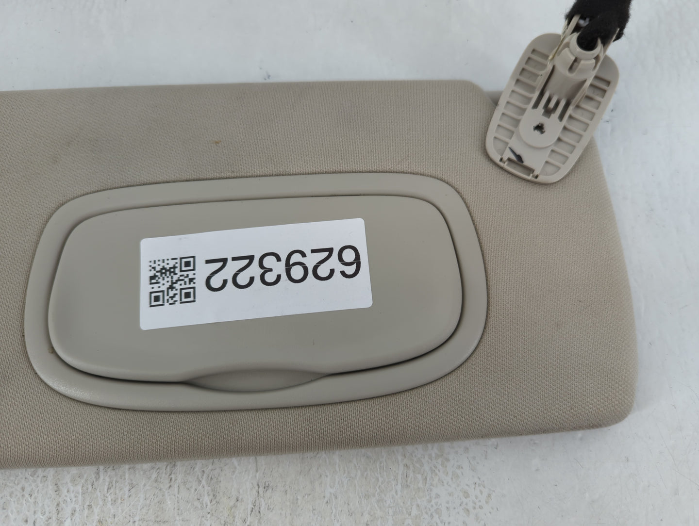 2014-2018 Jeep Cherokee Sun Visor Shade Replacement Passenger Right Mirror Fits Fits 2014 2015 2016 2017 2018 OEM Used Auto 