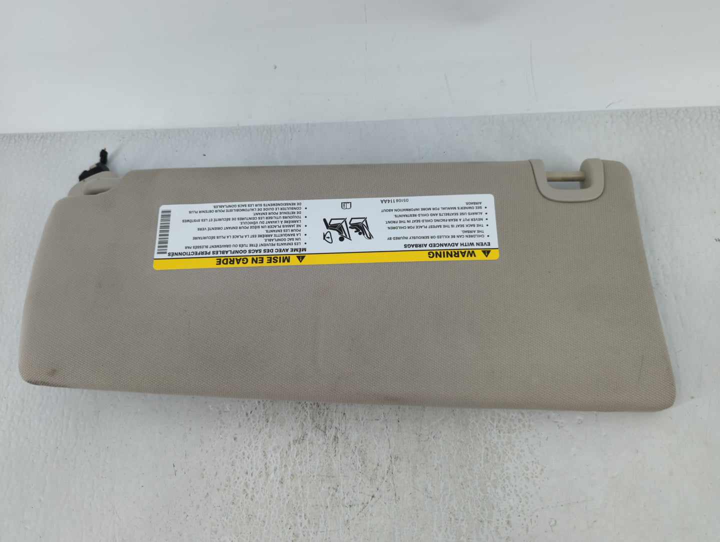 2014-2018 Jeep Cherokee Sun Visor Shade Replacement Passenger Right Mirror Fits Fits 2014 2015 2016 2017 2018 OEM Used Auto 