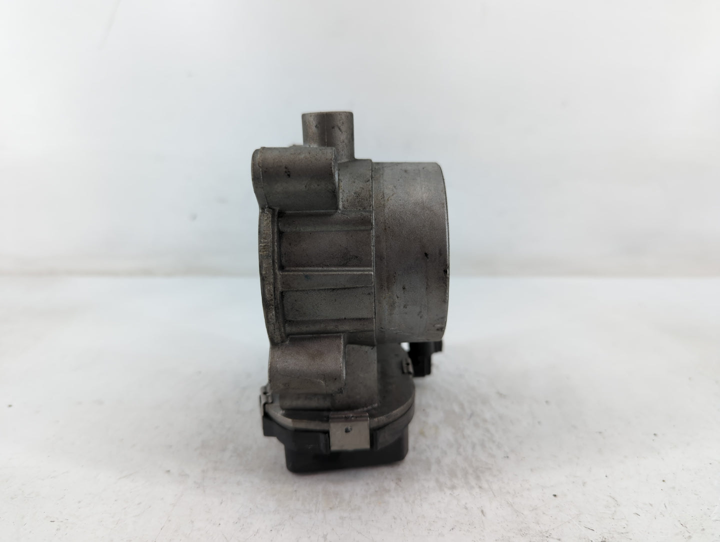 2014-2019 Jeep Cherokee Throttle Body P/N:04891970AB Fits Fits 2014 2015 2016 2017 2018 2019 2020 2021 2022 OEM Used Auto Pa