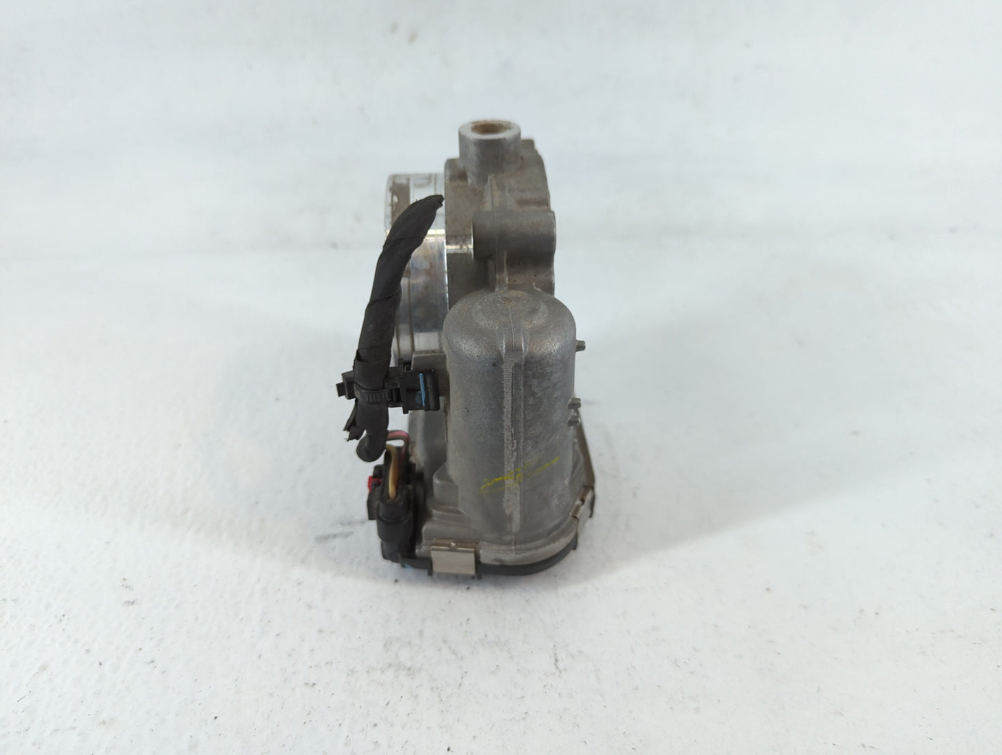 2014-2022 Jeep Cherokee Throttle Body P/N:0 280 750 570 05184349AD Fits OEM Used Auto Parts - Oemusedautoparts1.com