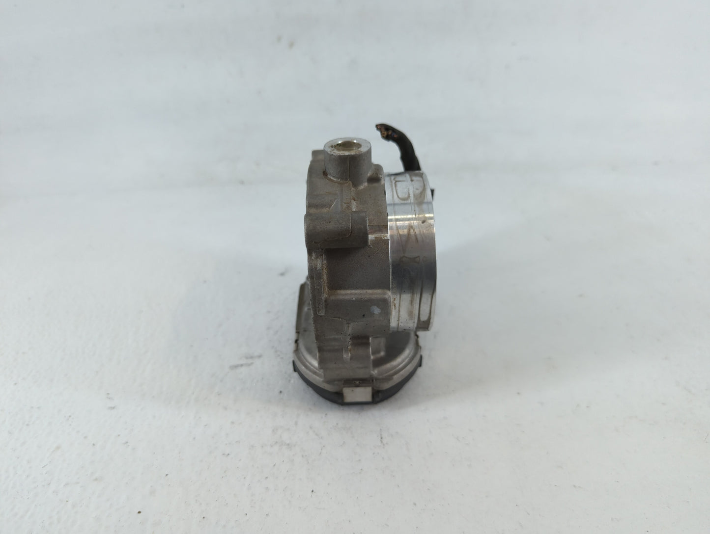 2014-2022 Jeep Cherokee Throttle Body P/N:0 280 750 570 05184349AD Fits OEM Used Auto Parts - Oemusedautoparts1.com