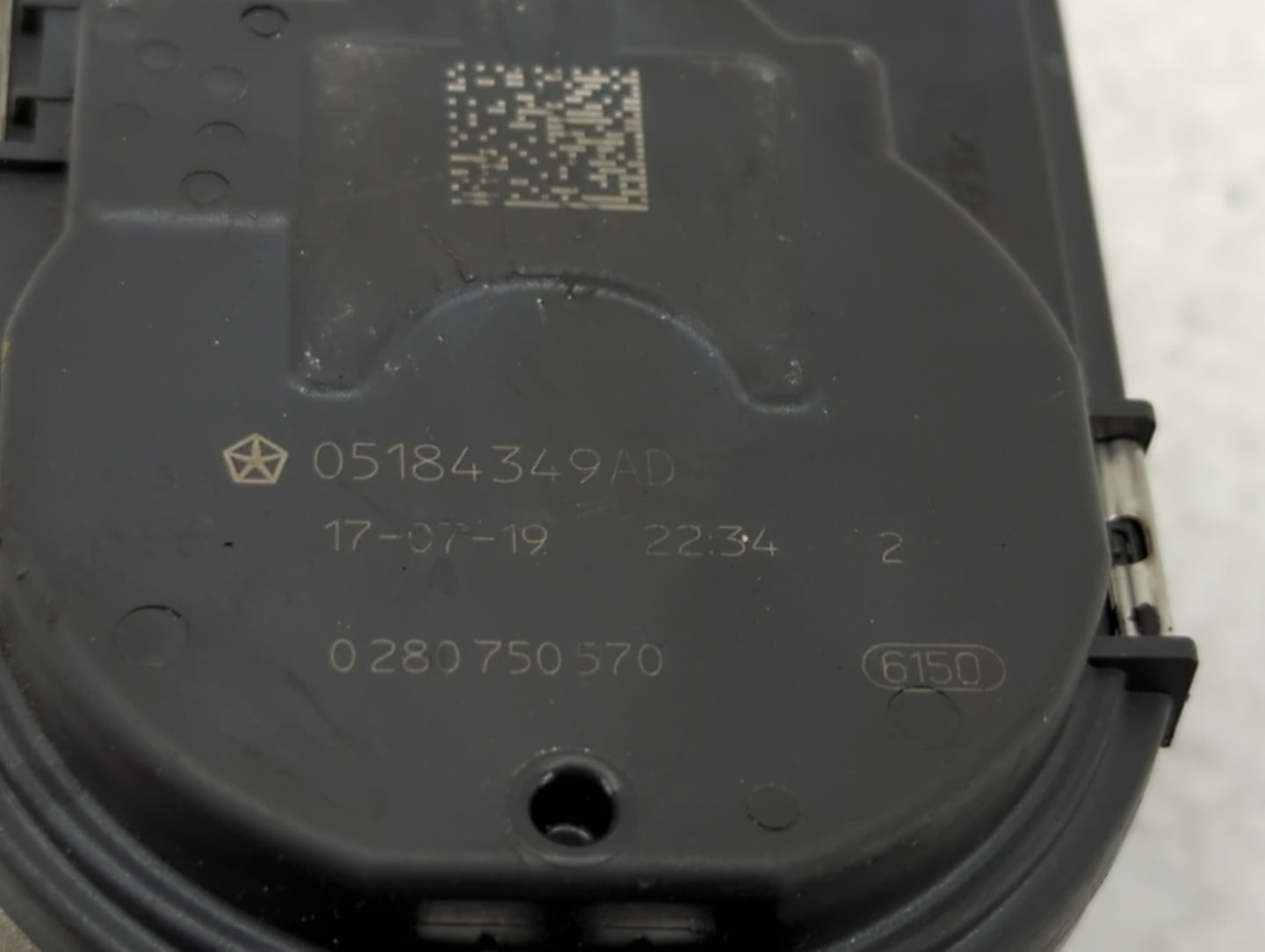 2014-2019 Jeep Cherokee Throttle Body P/N:0 280 750 570 05184349AD Fits Fits 2014 2015 2016 2017 2018 2019 2020 2021 2022 OE