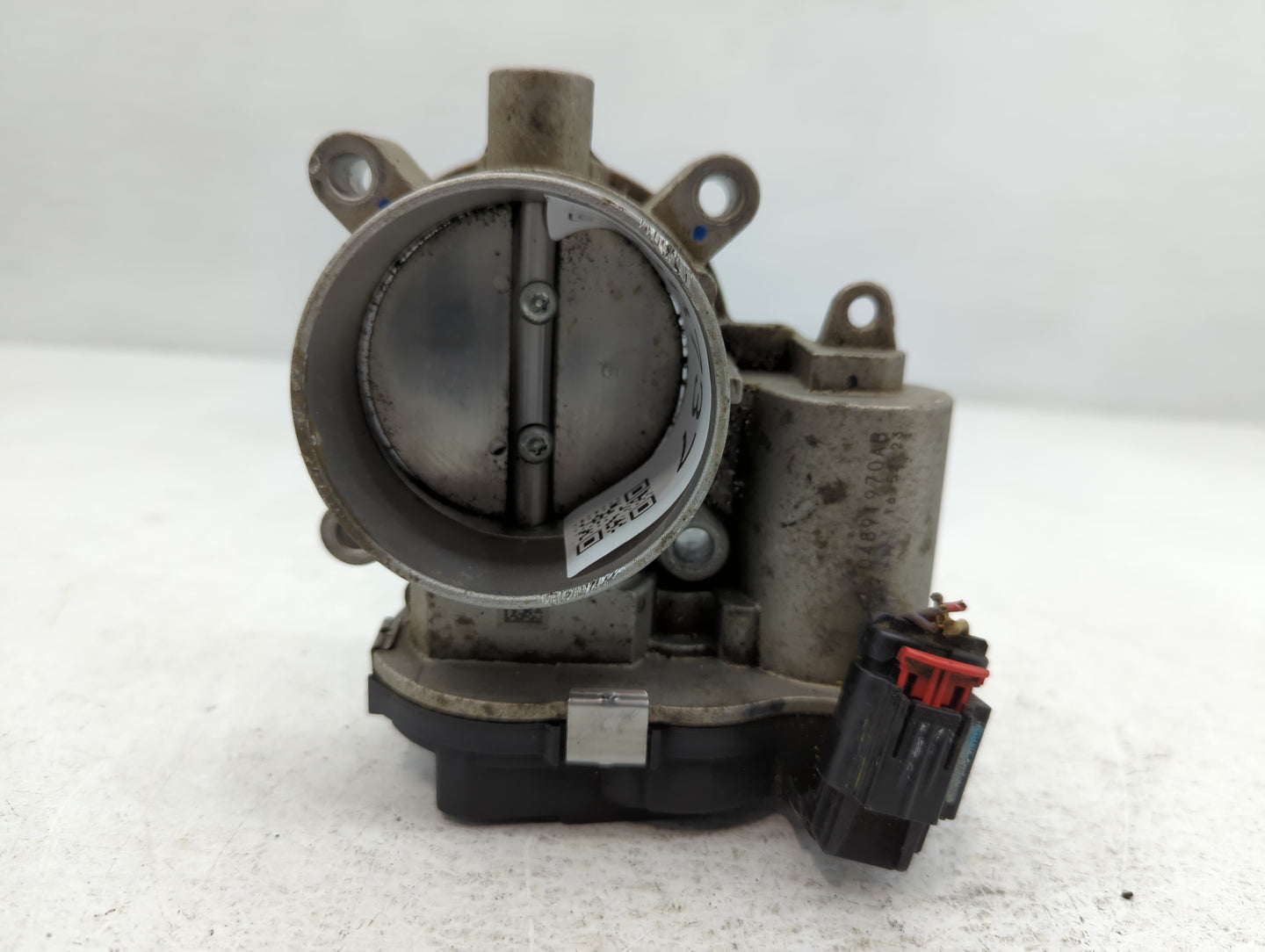 2014-2019 Jeep Cherokee Throttle Body P/N:04891970AB Fits Fits 2014 2015 2016 2017 2018 2019 2020 2021 2022 OEM Used Auto Pa