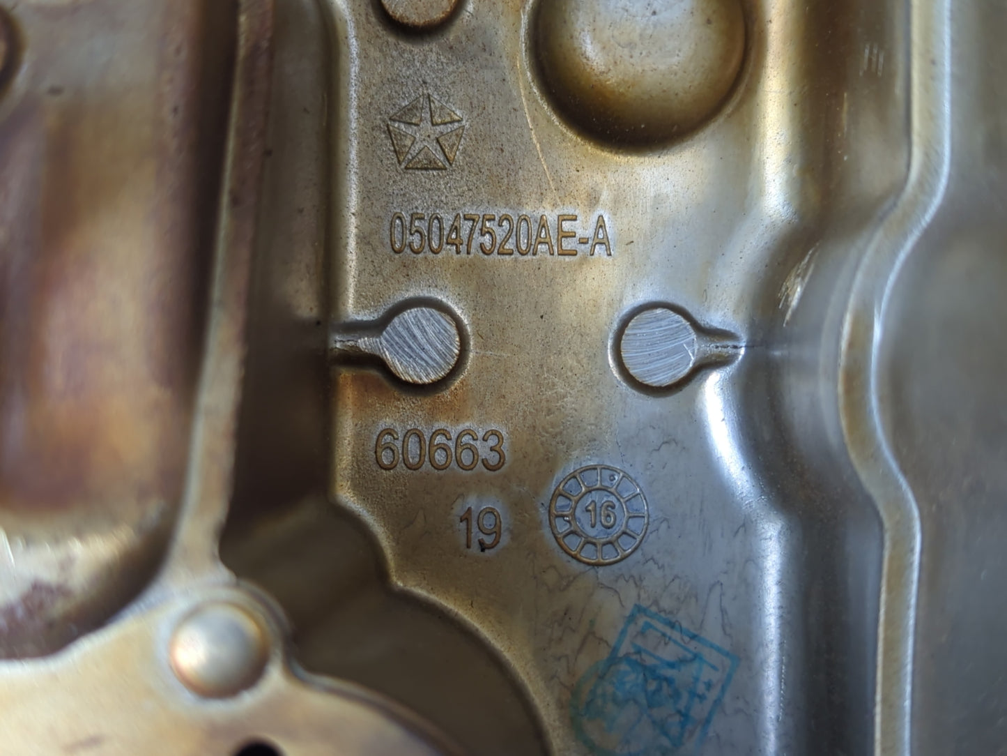 2018 Jeep Cherokee Driver Left Cylinder Head Valve Cover P/N:60663 05047520AE-A Fits OEM Used Auto Parts - Oemusedautoparts1