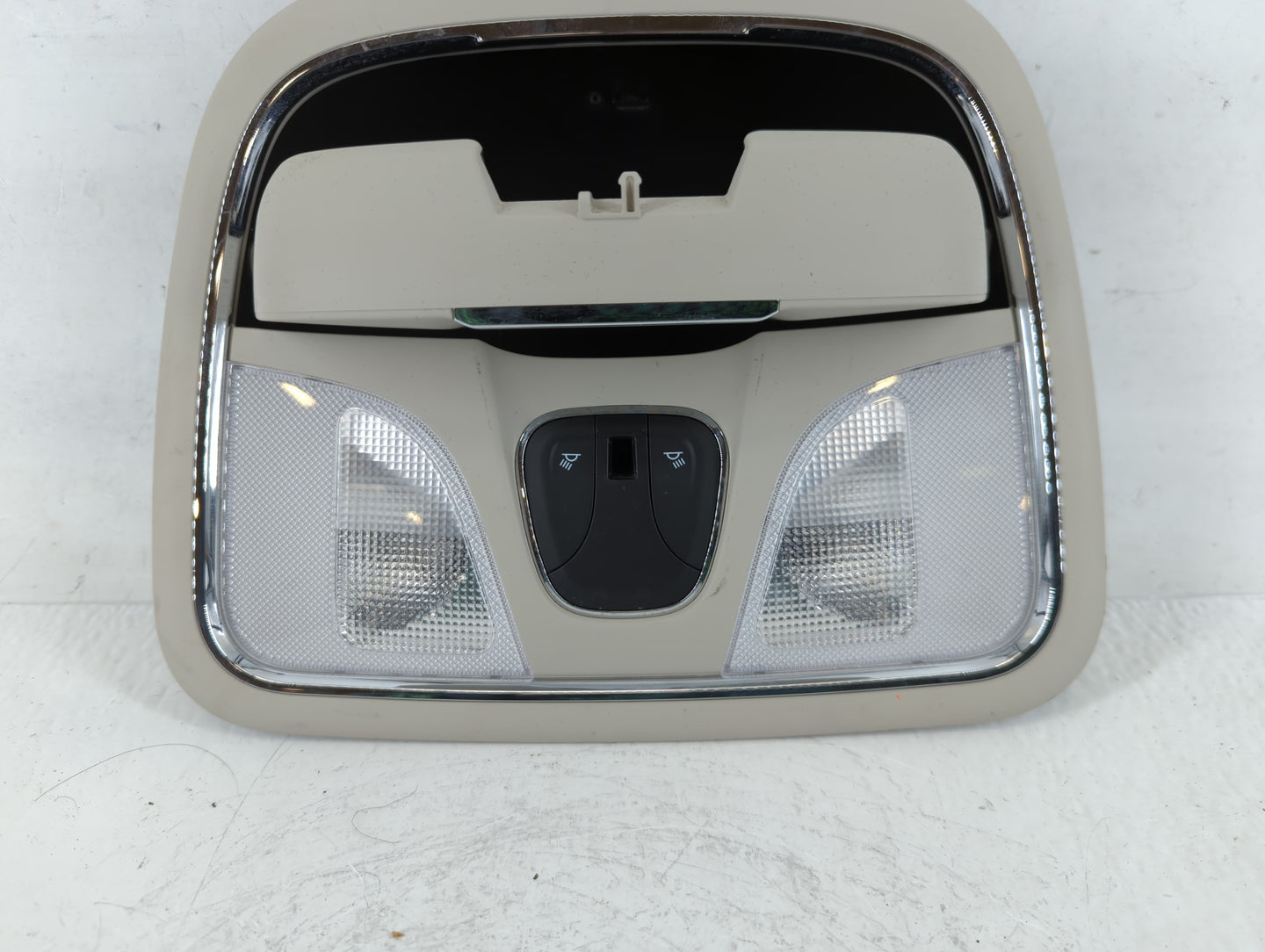 2018 Jeep Cherokee Overhead Roof Console - Oemusedautoparts1.com