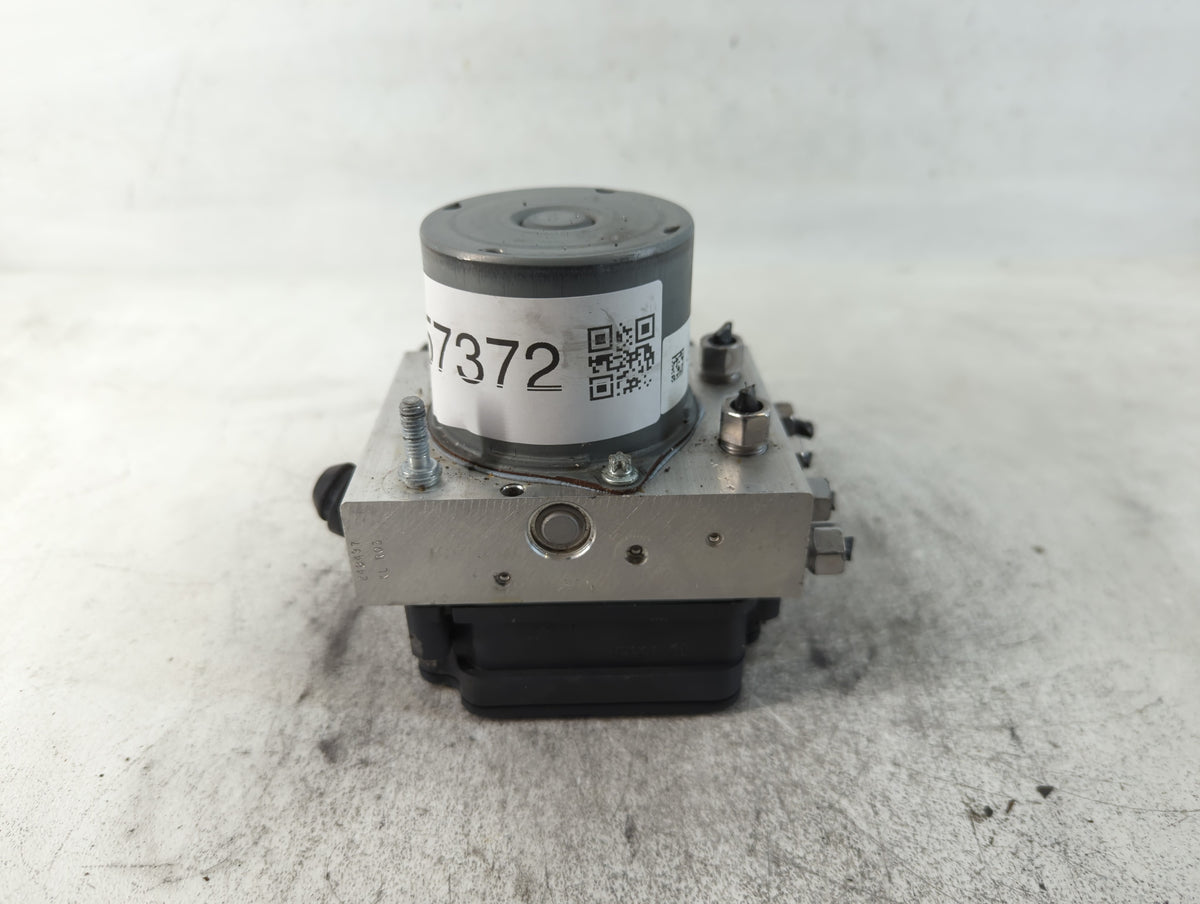 2018 Jeep Cherokee Anti-Lock Brake ABS Pump Module Actuator OEM P/N:P68371198AA Fits OEM Used Auto Parts - Oemusedautoparts1