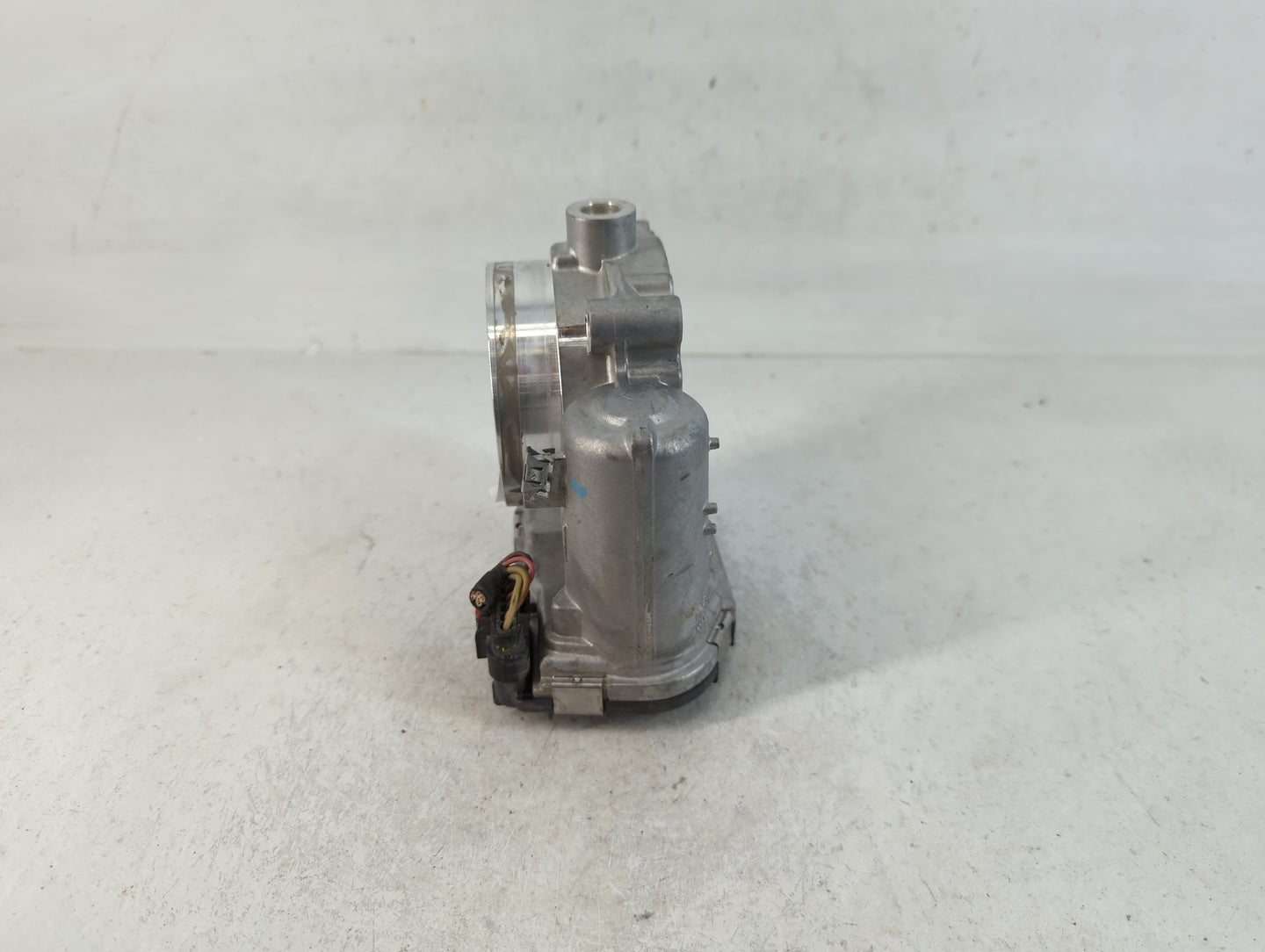 2014-2022 Jeep Cherokee Throttle Body P/N:0 280 750 570 05184349AC Fits OEM Used Auto Parts - Oemusedautoparts1.com