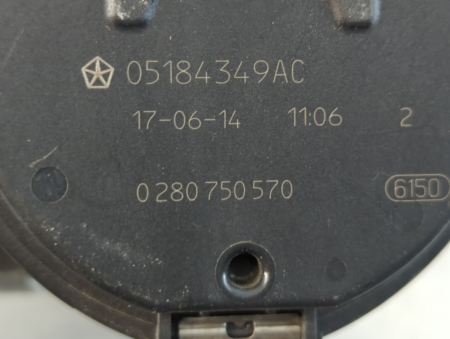 2014-2022 Jeep Cherokee Throttle Body P/N:0 280 750 570 05184349AC Fits OEM Used Auto Parts - Oemusedautoparts1.com