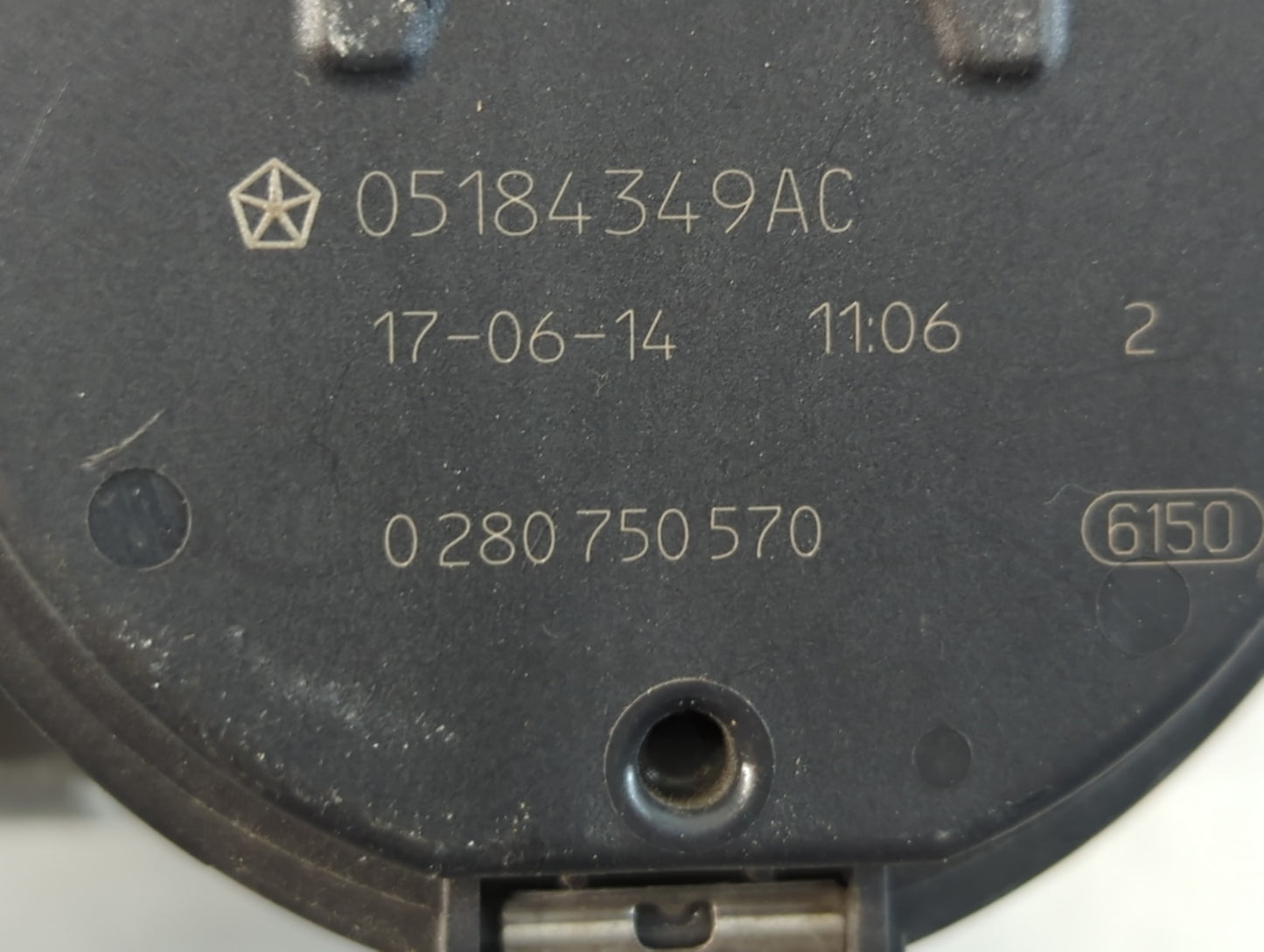 2014-2022 Jeep Cherokee Throttle Body P/N:0 280 750 570 05184349AC Fits OEM Used Auto Parts - Oemusedautoparts1.com