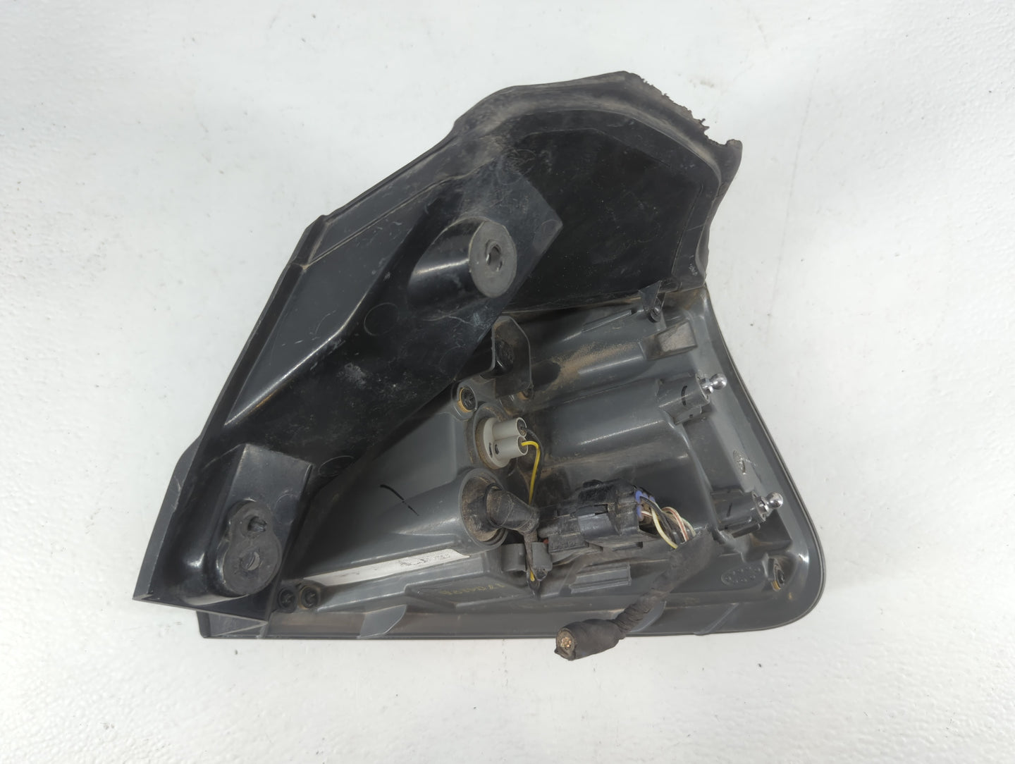 2014-2018 Jeep Cherokee Tail Light Assembly Driver Left OEM Fits Fits 2014 2015 2016 2017 2018 OEM Used Auto Parts - Oemused