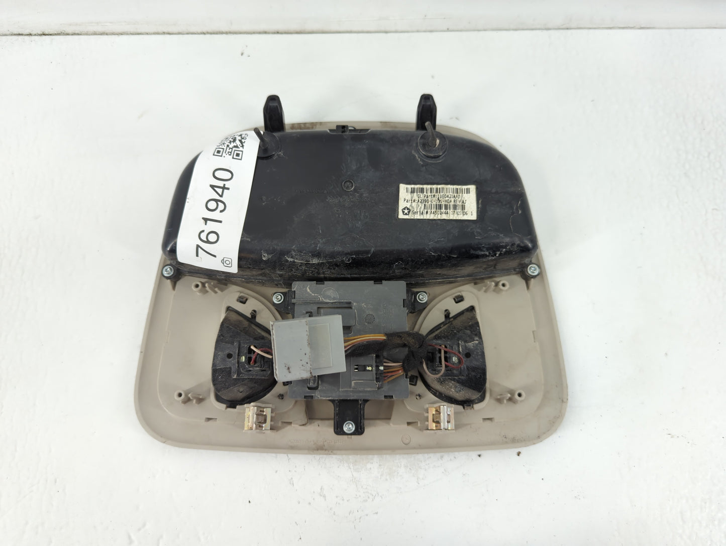 2018 Jeep Cherokee Overhead Roof Console - Oemusedautoparts1.com