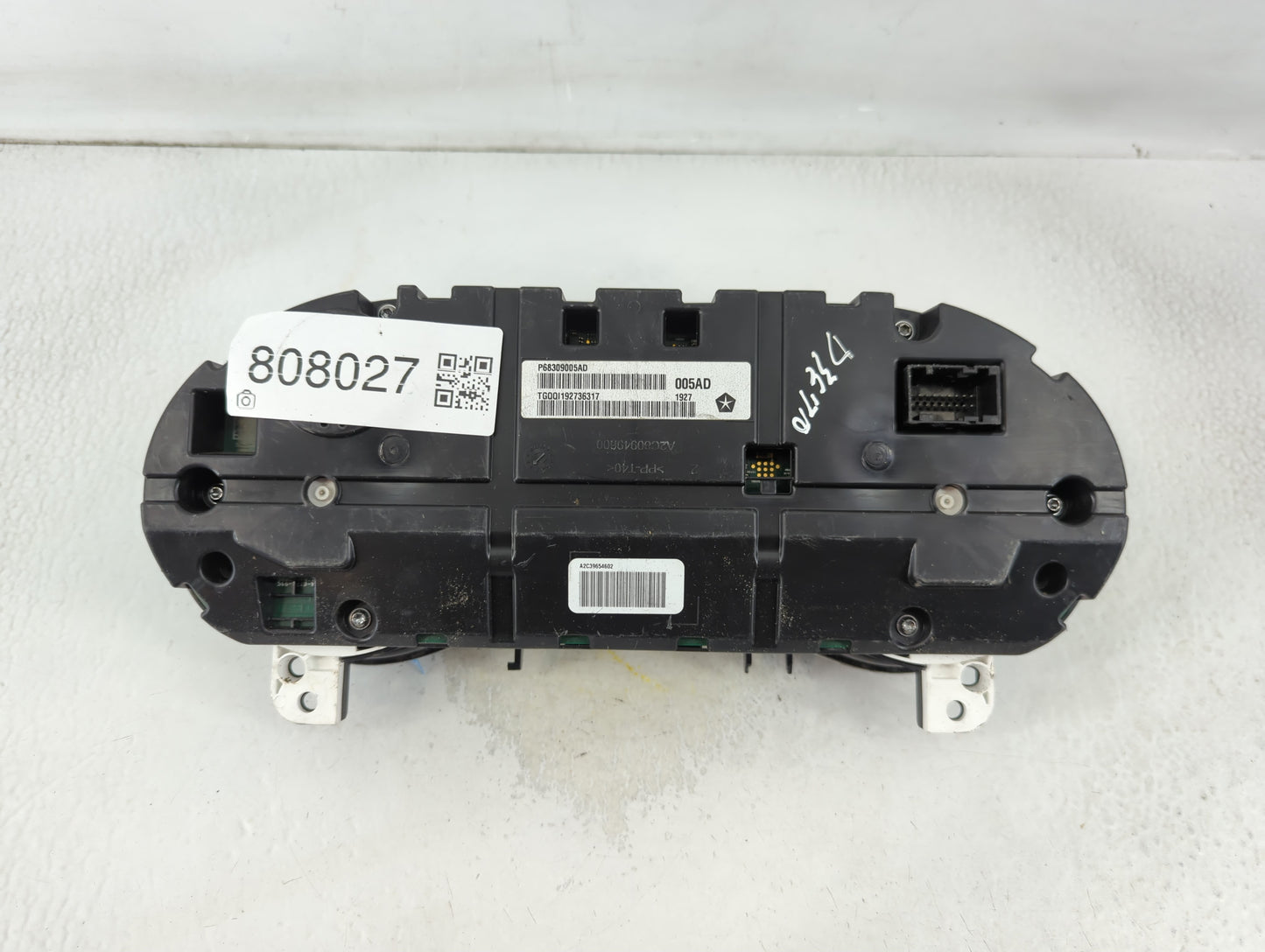 2017-2018 Jeep Cherokee Instrument Cluster Speedometer Gauges P/N:P68309006AD Fits Fits 2017 2018 OEM Used Auto Parts - Oemu