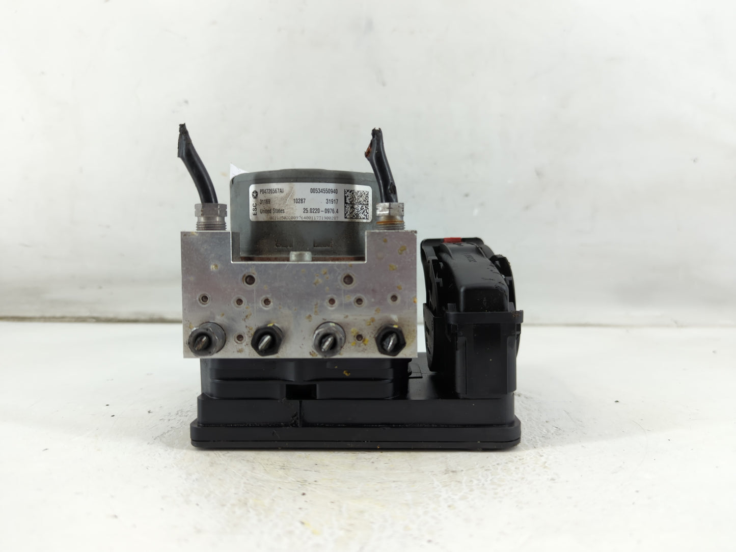 2018 Jeep Compass ABS Pump Control Module Replacement P/N:P04726567AI Fits OEM Used Auto Parts - Oemusedautoparts1.com