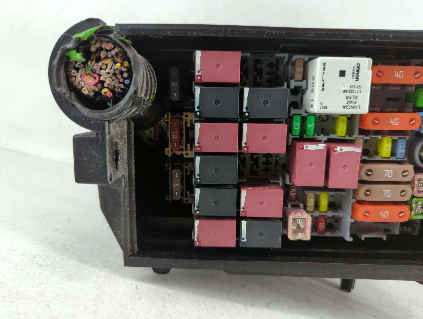 2018 Jeep Compass Fusebox Fuse Box Panel Relay Module P/N:52027004 Fits OEM Used Auto Parts - Oemusedautoparts1.com