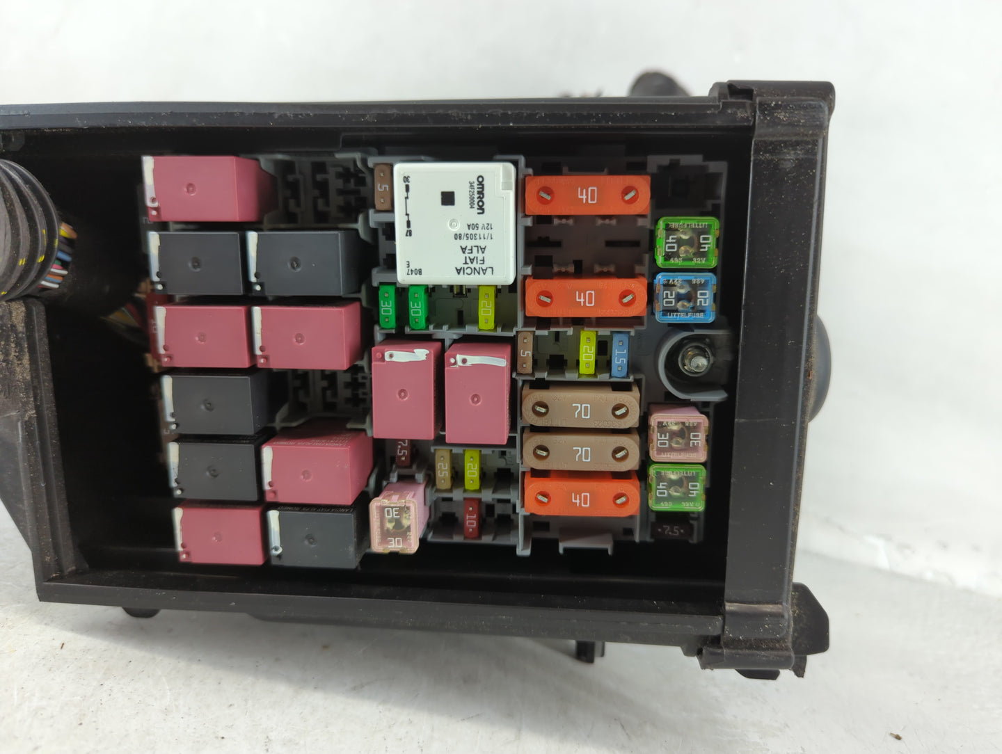 2018 Jeep Compass Fusebox Fuse Box Panel Relay Module P/N:52027004 Fits OEM Used Auto Parts - Oemusedautoparts1.com