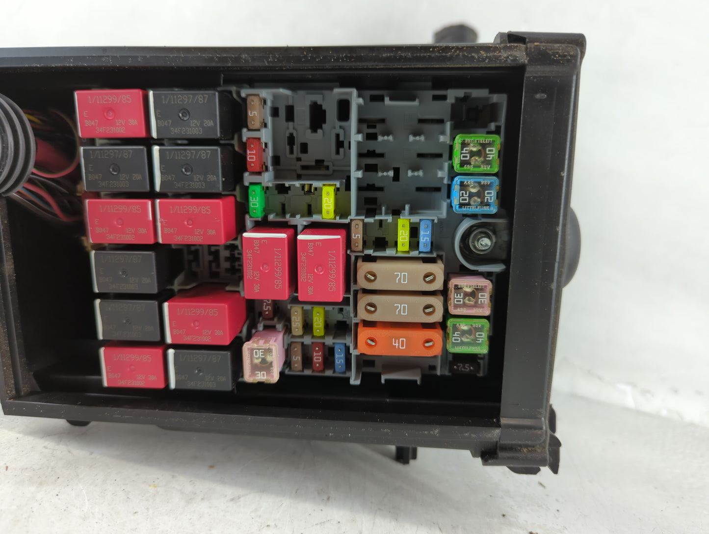 2018 Jeep Compass Fusebox Fuse Box Panel Relay Module P/N:52027004 Fits OEM Used Auto Parts - Oemusedautoparts1.com