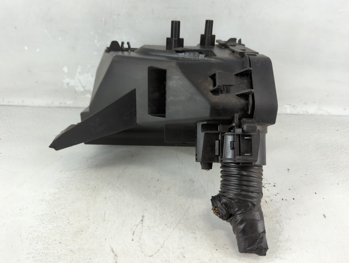 2018 Jeep Compass Fusebox Fuse Box Panel Relay Module P/N:52027004 Fits OEM Used Auto Parts - Oemusedautoparts1.com