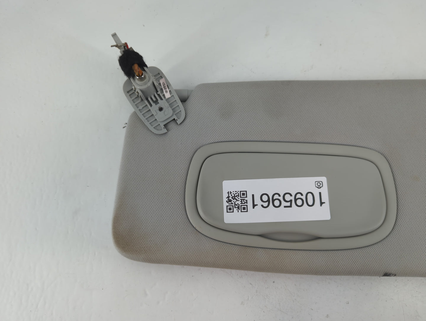 2018 Jeep Compass Sun Visor Shade Replacement Driver Left Mirror Fits OEM Used Auto Parts - Oemusedautoparts1.com