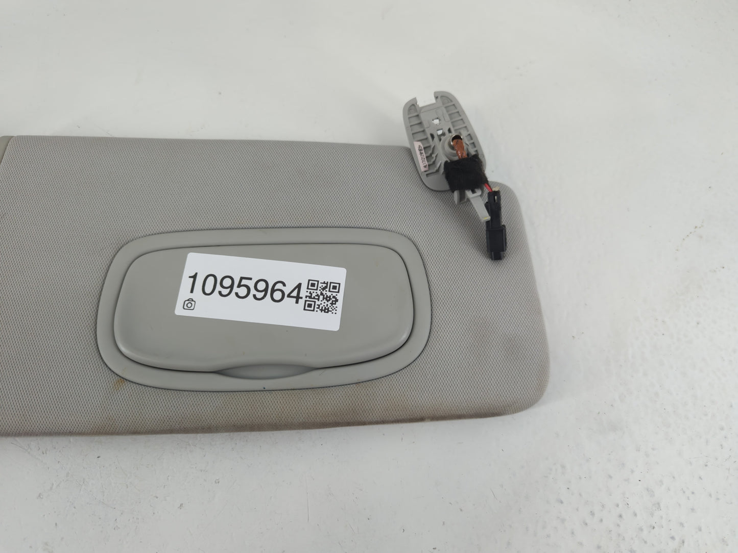 2018 Jeep Compass Sun Visor Shade Replacement Passenger Right Mirror Fits OEM Used Auto Parts - Oemusedautoparts1.com
