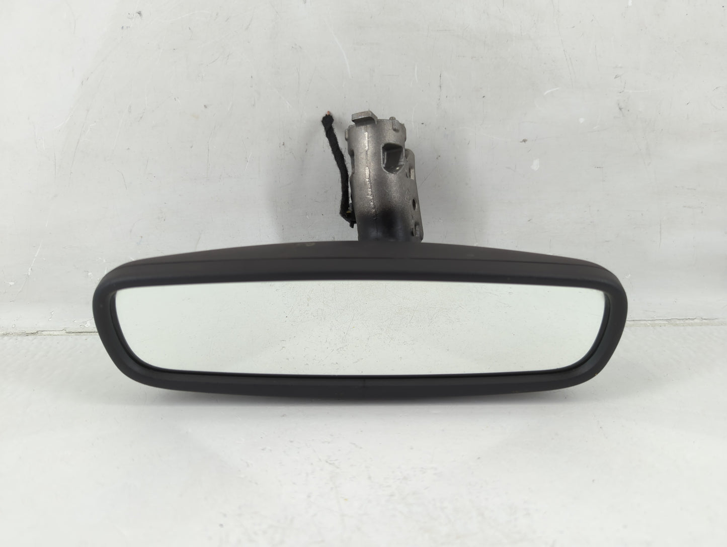 2018 Jeep Compass Interior Rear View Mirror Replacement OEM P/N:E11048418 Fits OEM Used Auto Parts - Oemusedautoparts1.com