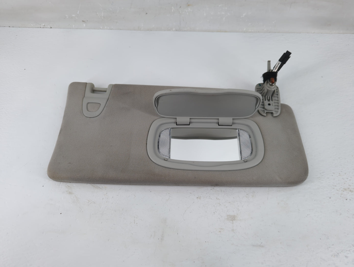 2018 Jeep Compass Sun Visor Shade Replacement Passenger Right Mirror Fits OEM Used Auto Parts - Oemusedautoparts1.com