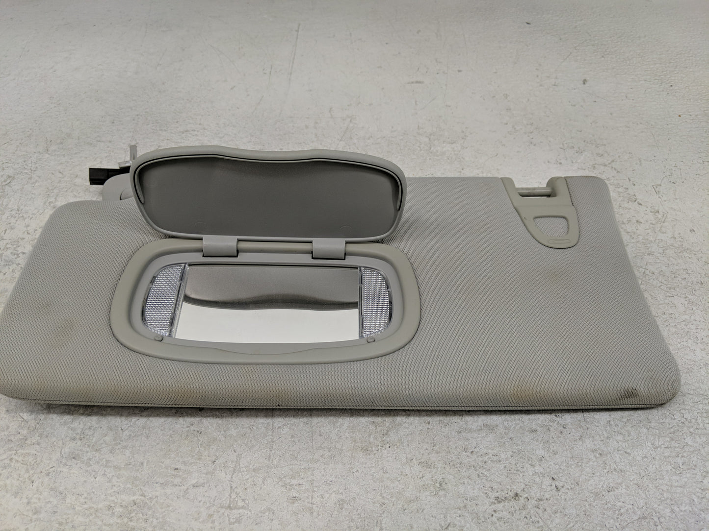 2018 Jeep Compass Sun Visor Shade Replacement Driver Left Mirror Fits OEM Used Auto Parts - Oemusedautoparts1.com