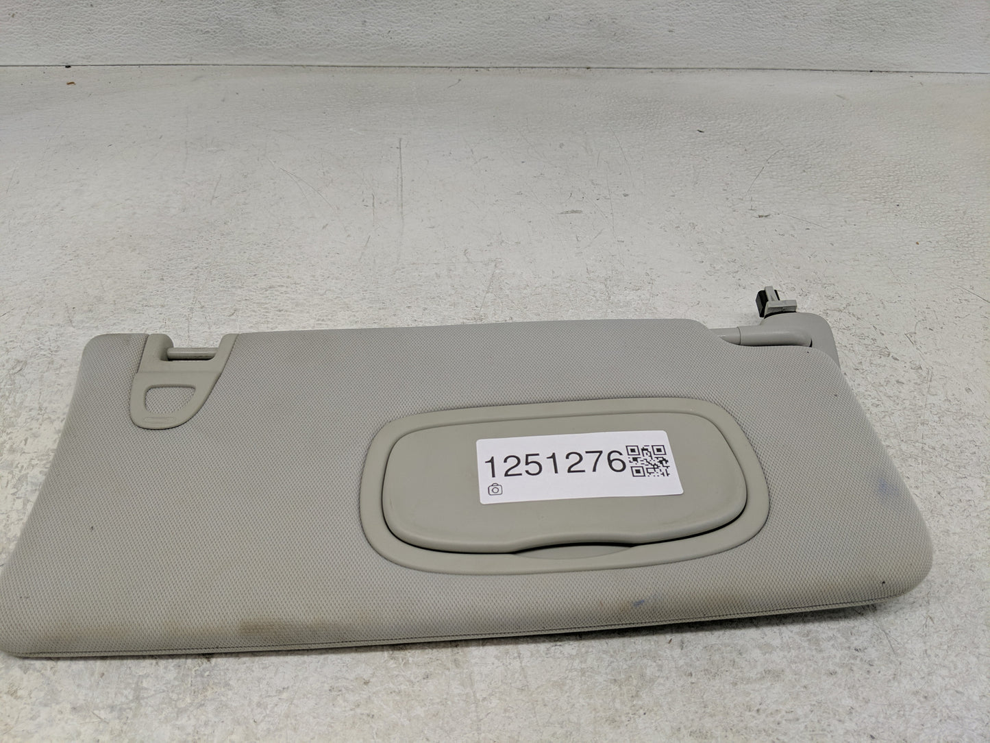 2018 Jeep Compass Sun Visor Shade Replacement Passenger Right Mirror Fits OEM Used Auto Parts - Oemusedautoparts1.com
