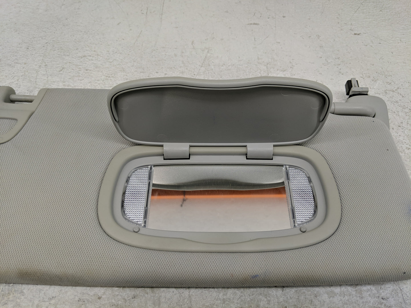 2018 Jeep Compass Sun Visor Shade Replacement Passenger Right Mirror Fits OEM Used Auto Parts - Oemusedautoparts1.com